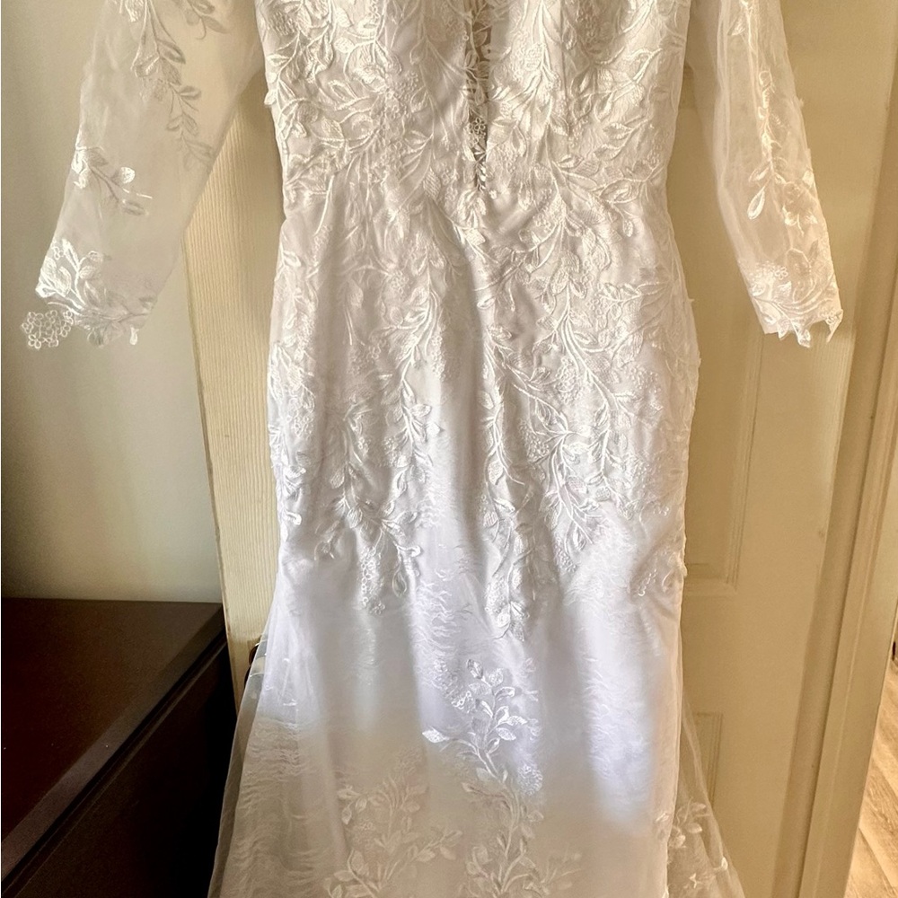 Chic White Floral Lace Long Sleeve Dress